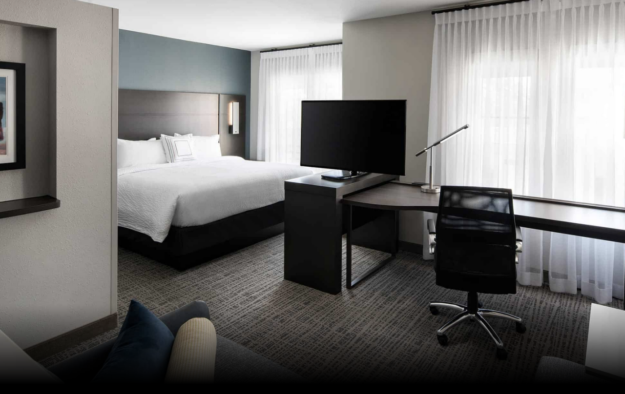 Best Pet Friendly Hotel Chains, Pet Policies and Locations How to find pet-friendly hotels in major cities