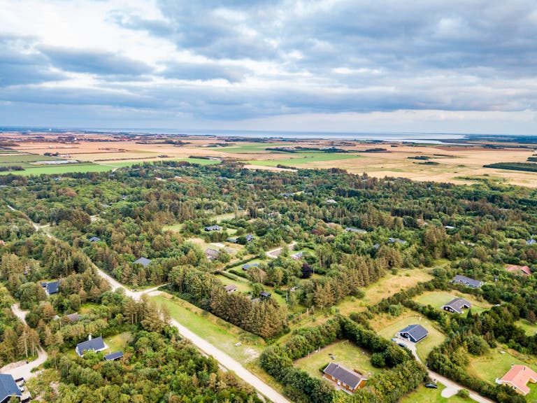 How to find hotels with excellent customer service reviews online